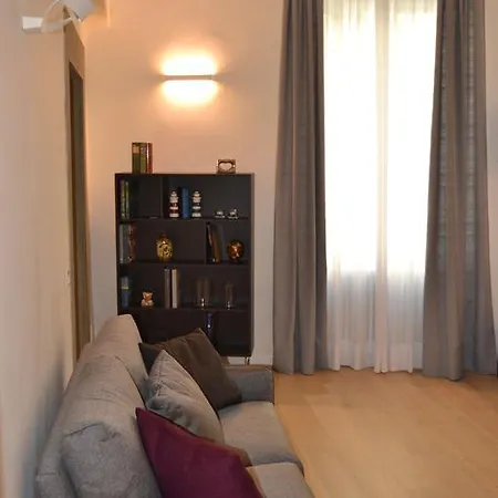 Opera 19 Luxury Apartamento *