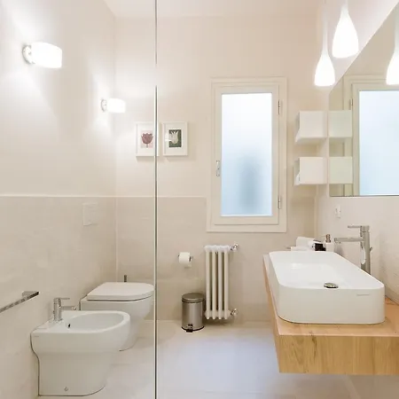 - Ponte Vecchio Exclusive Apartment Florence
