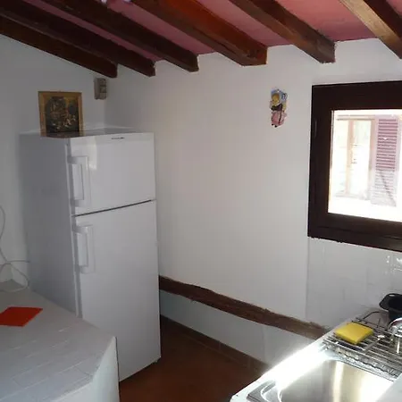 Apartment Lovely Bargello View