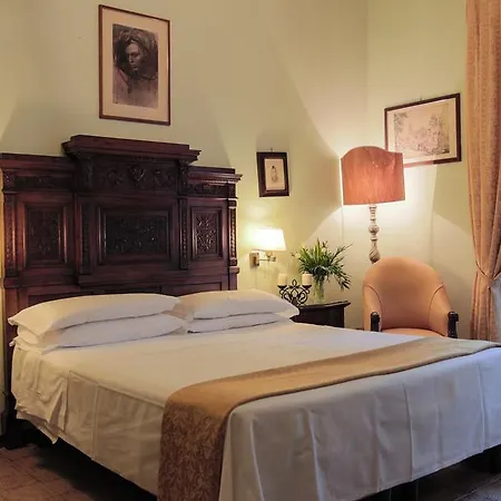 Liana Hotel 3*