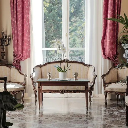 Liana 3* Florence