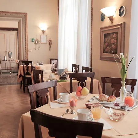 Hotell Liana Florens