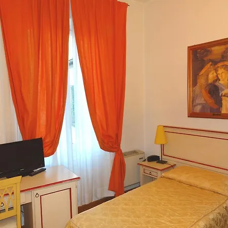 Vasari מלון 3*