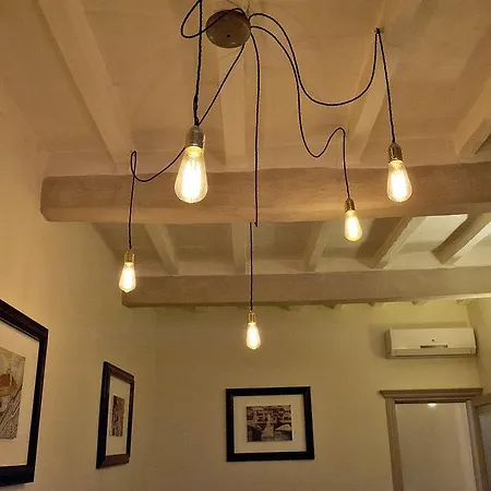Oltrarno Apartment