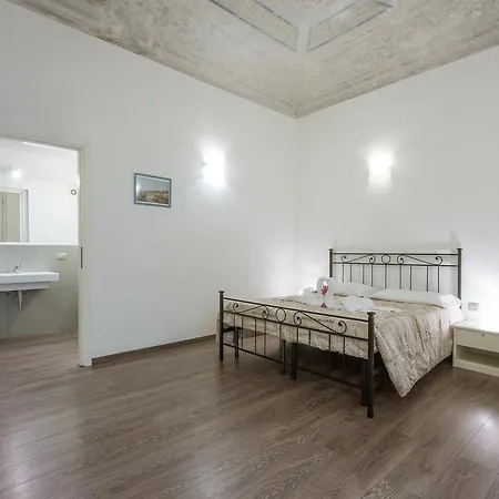 Piazza Pitti 2 Bedroom