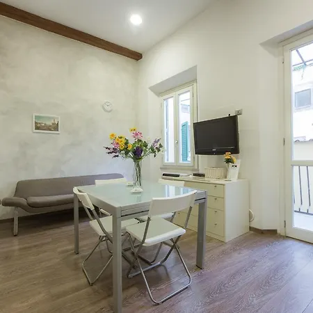 Appartement Piazza Pitti 2 Bedroom