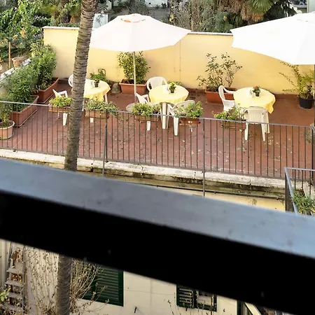 Monica 2* Florence