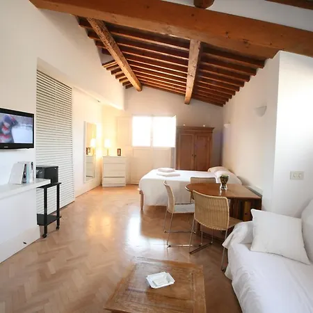 Apartment Duomo 5 *