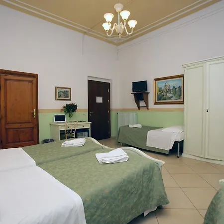 Hotel Desiree 3*