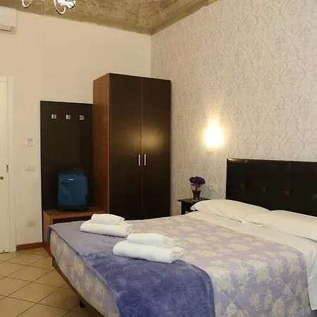 Adelaide House Pensjonat 2*