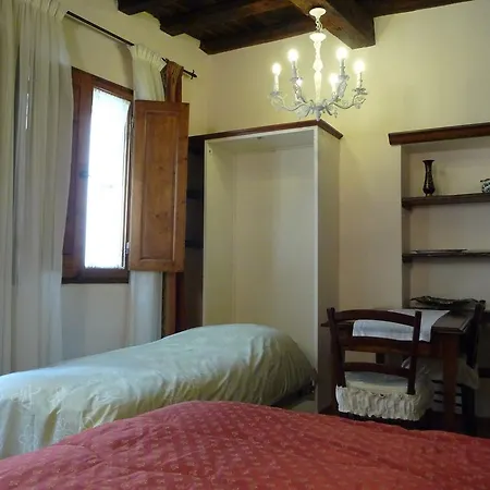 Apartment Pontevecchio Florence