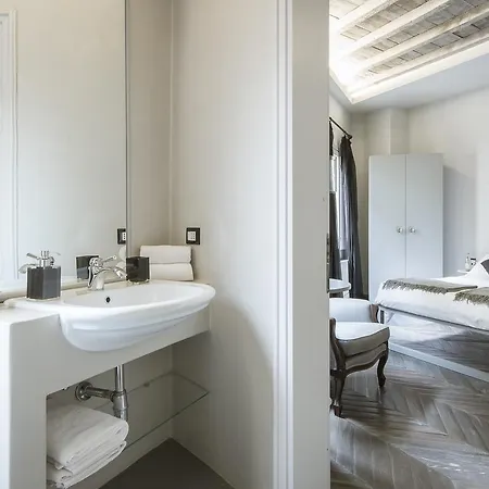 - Floroom Sole Apartment Florence