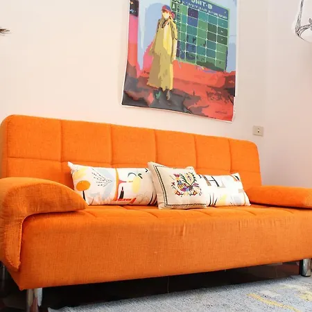 Dante Apartment *