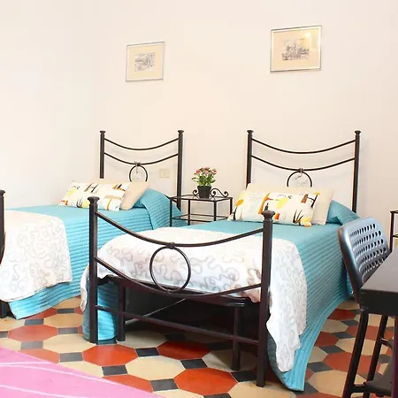 Dante Apartment