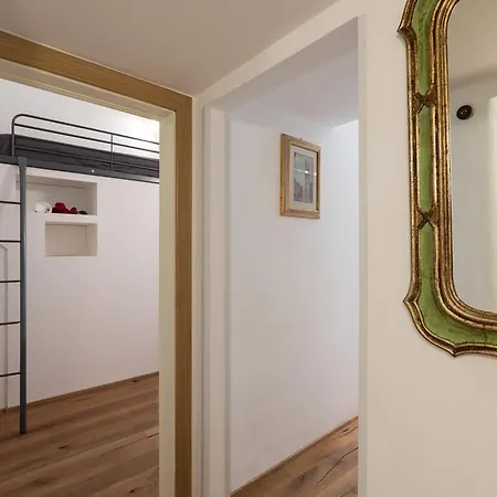 Alfani Apartment Florence