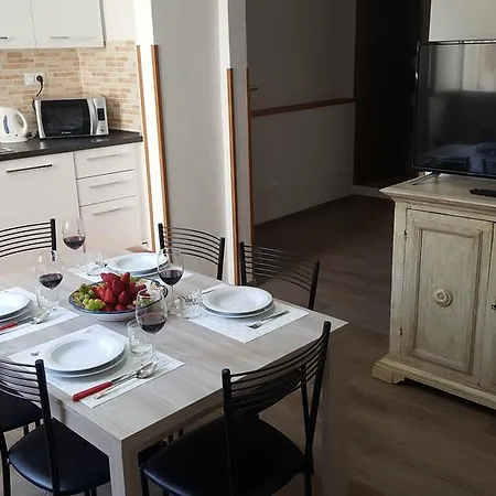 A Due Passi Dal Lungarno Apartment *