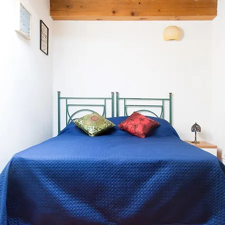San Frediano Holidays Apartment *