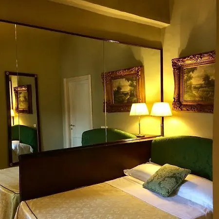 Tornabuoni La Petite Aparthotel 4*