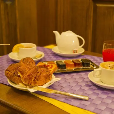 Hotel Santa Croce 2*
