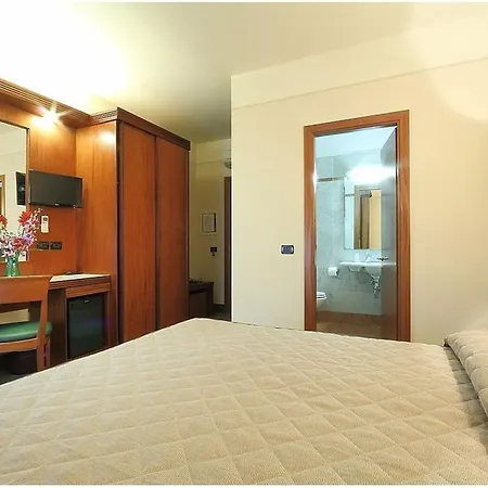 Arcadia Hotel 3*