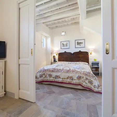 Charming Loft Near Ponte Vecchio Apartment Florence