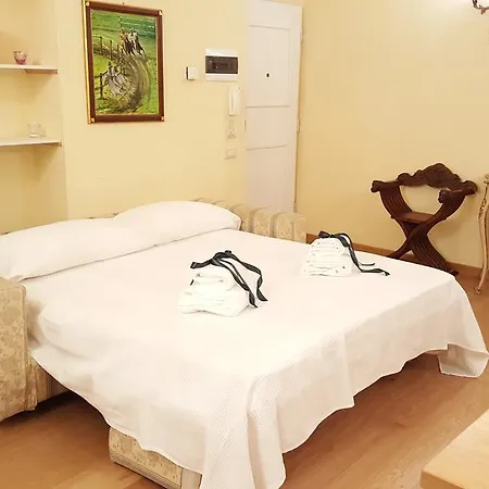 Eros Apartment *