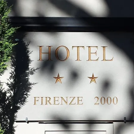 Hotel 2000 2*
