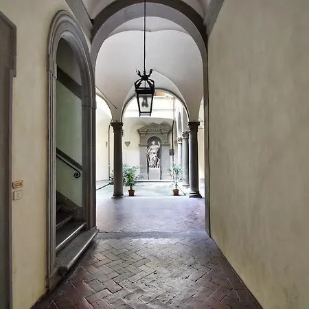 Palazzo Tolomei - Residenza D'epoca Bed & Breakfast 3*