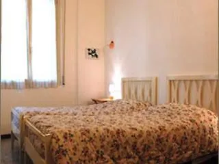 Bed & Bed Peterson Florenz