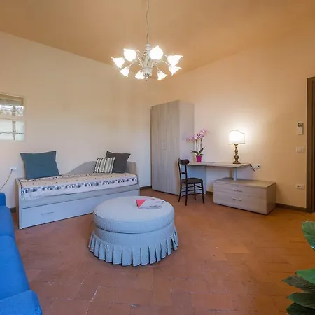 Apartment - House In Blue Florence