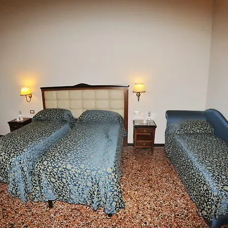 Hotel Hhb 3*
