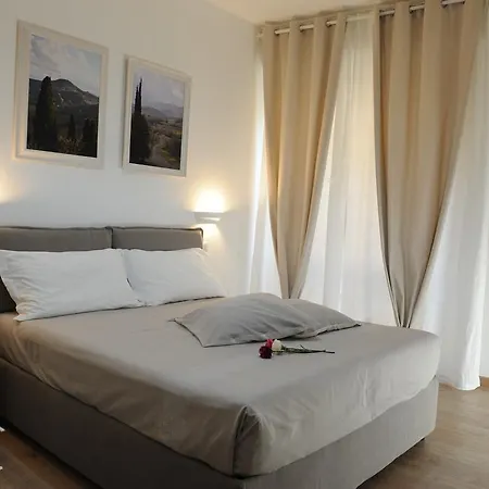 Piccolo Borgo Antico Affittacamere 2*