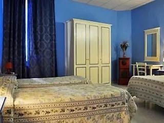 Regina Hotel *