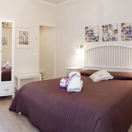 Arcobaleno Guest house Florence