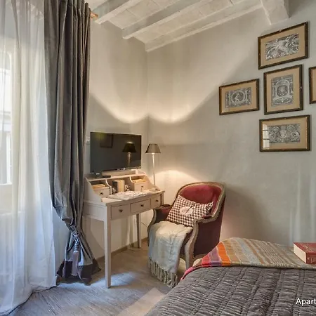 - Signoria Art Apartment *