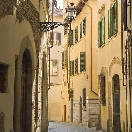Santa Croce Hotel 2*