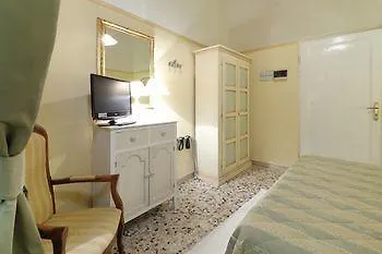 Residenza Maglioni Al Battistero Guest house 2*