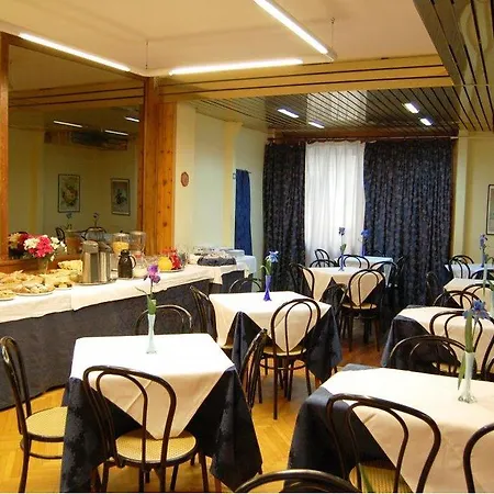 Ascot Hotel 3*