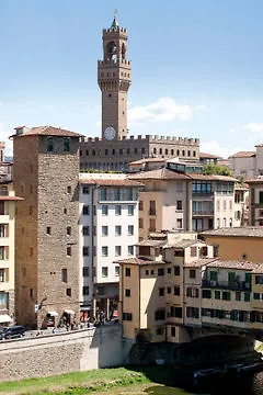 Portrait Lungarno Collection Hotel Florenz