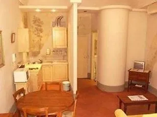 One World Apartments 3*