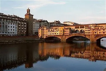 Hotel Portrait Lungarno Collection Florenz
