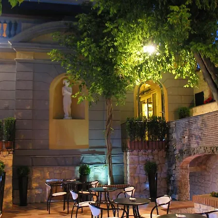 Lido Hotel 3*