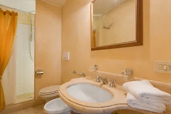 Family Palazzo Salviati Apartment *