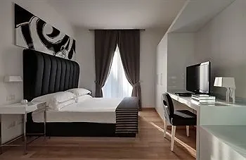 Hotel Lhp