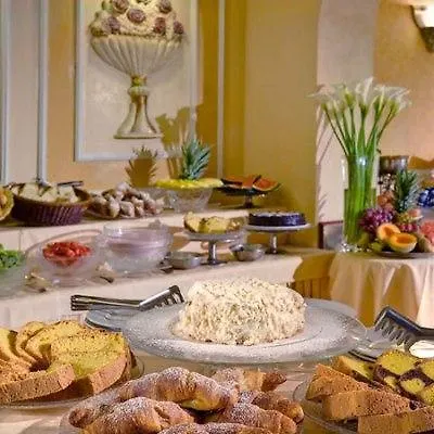 Hotel Corona D'italia 3*