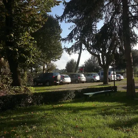 Casale Dei Cento Acri Bed & Breakfast 2*