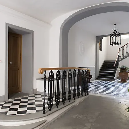 Prestige House 3*