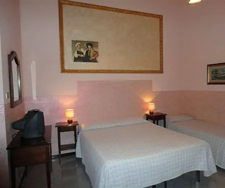 Delle Camelie Hotel 2*