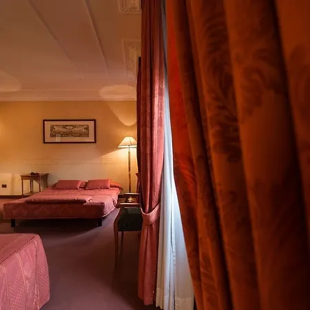 Strozzi Palace 4* Florence