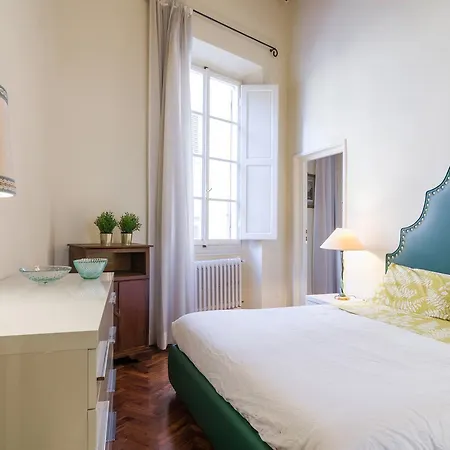 Santa Croce Lovely Apartment Florence